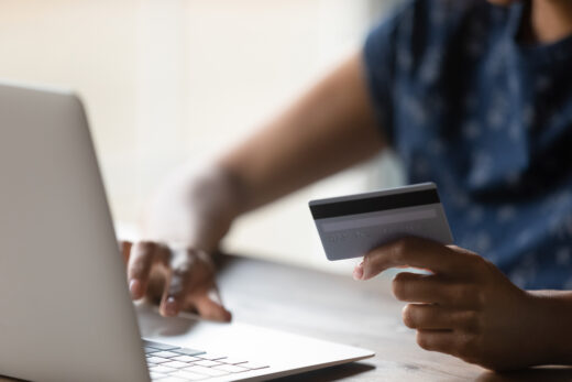 Les avantages des cartes bancaires sans frais pour les achats en ligne