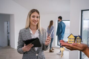 Un Investisseur Face A Une Opportunit Dans Le Crowdfunding Immobilier